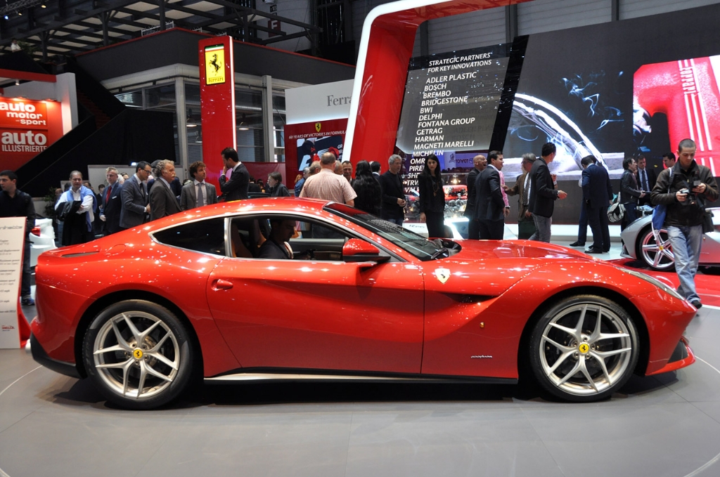 09-ferrari-f12-berlinetta-geneva.jpg